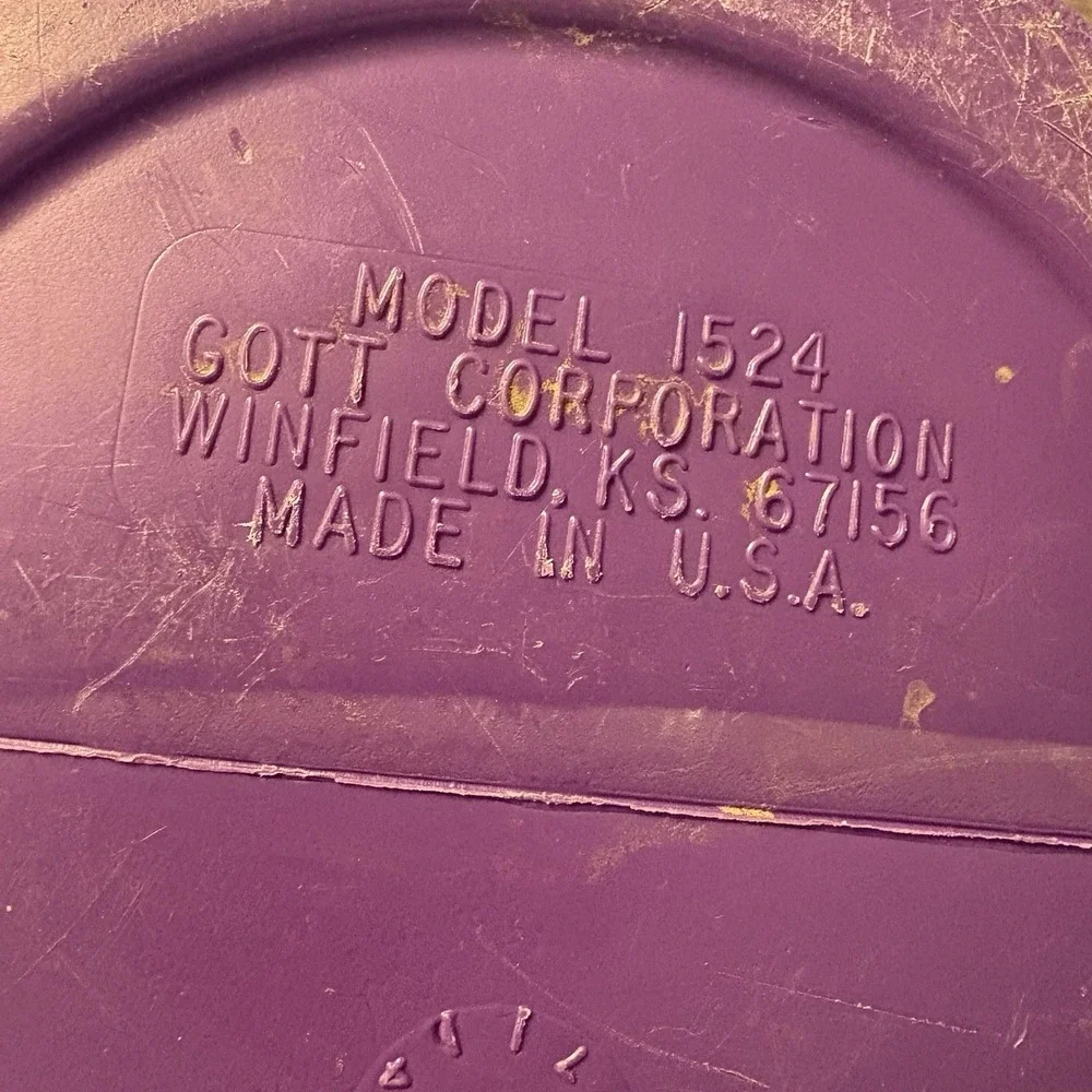Vintage Rubbermaid/Gott 1 Gallon Water Beverage Cooler Handle #1524 Purple